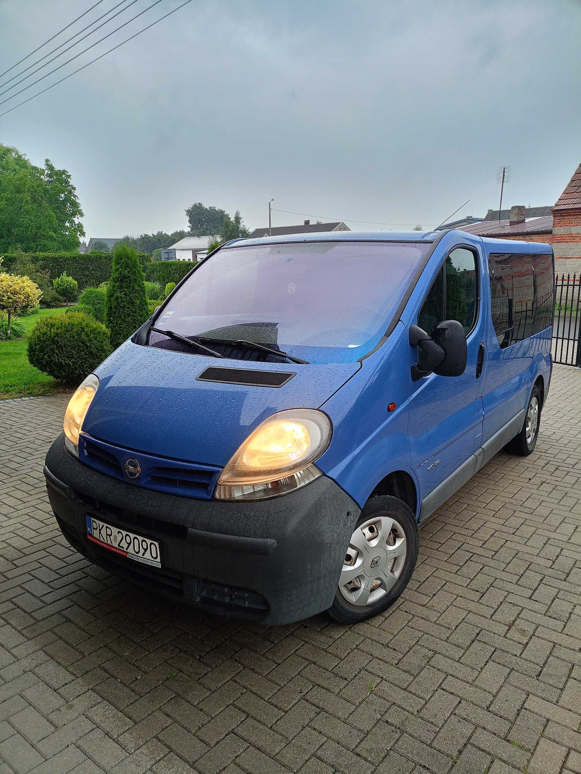 Nissan primastar 9 osobowy 2004 rok