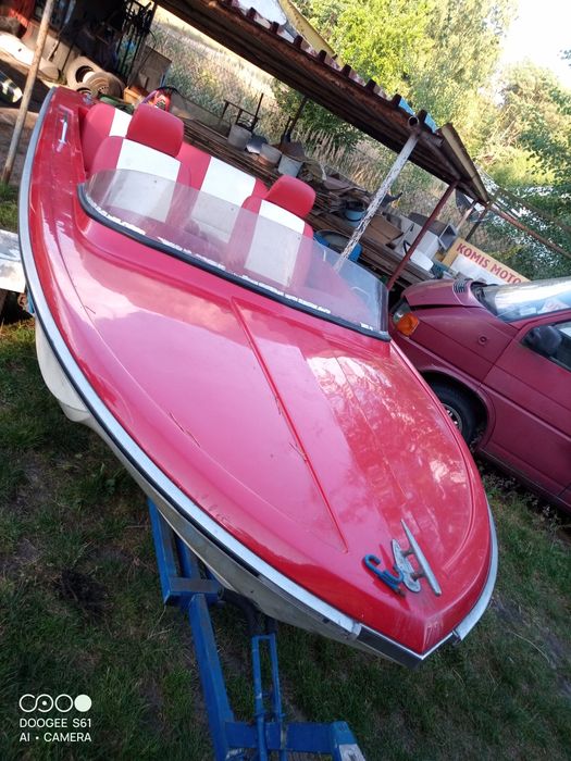 Łódź motorowa jacht motorówka