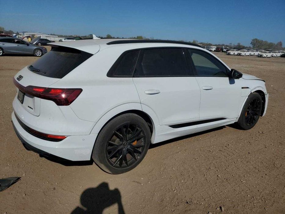 Бампер 2022 AUDI E-TRON CHRONOS Q4 Q5 Q7 Q8 ауди розборка
