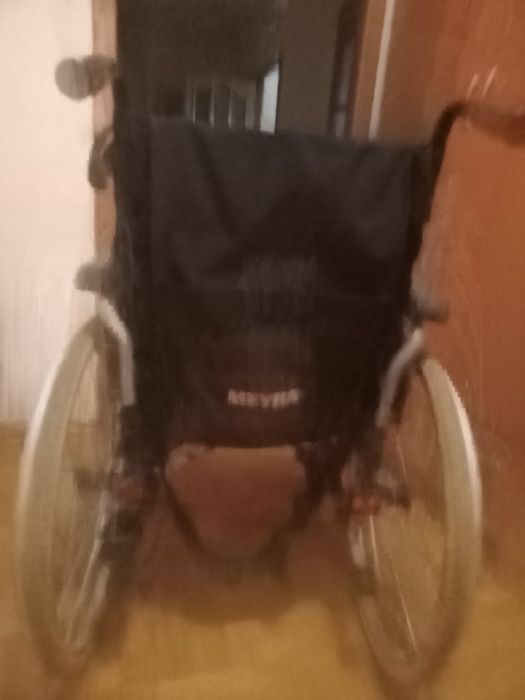 Продам инвалидную коляску