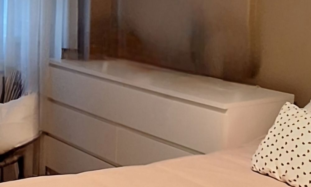 2 Cómodas brancas MALM 6 gavetas