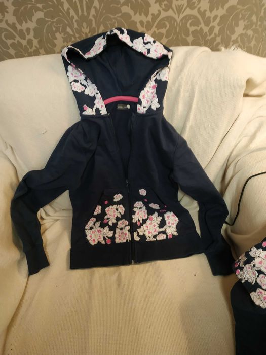 Dres dla dziewczynki rozmiar 146