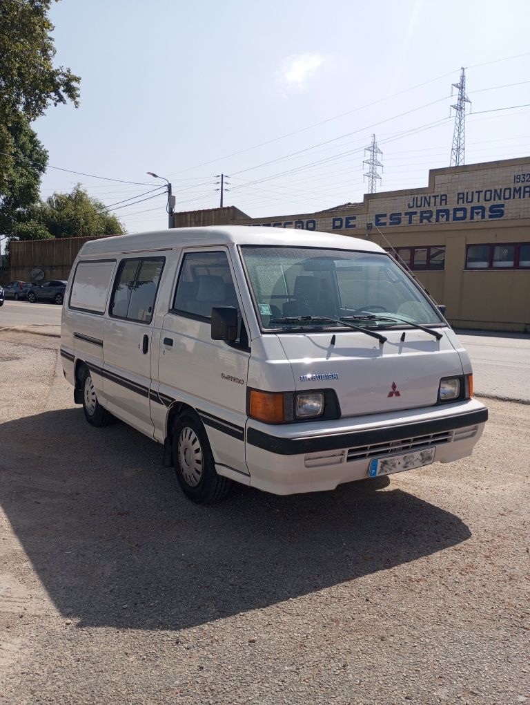 L 300 Carrinha Mista