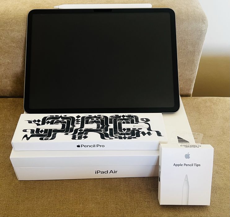 Tablet iPad Air 11” 2024, 256GB Szary + Klawiatura Magic + Rysik Pro
