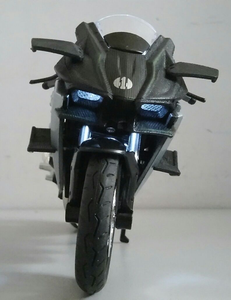 Мотоцикл Kawasaki Ninja H2R модель 1:12. Звук,свет.