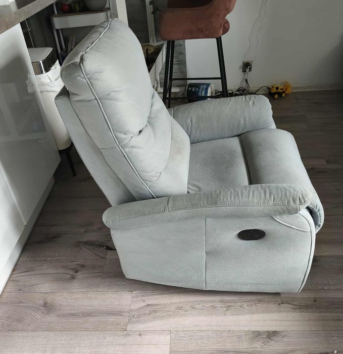 Fotel elektryczny z funkcją relaks Bryłko