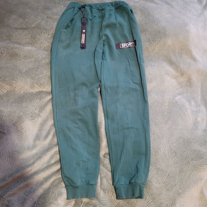 Spodnie dresowe chłopięce rozm 140