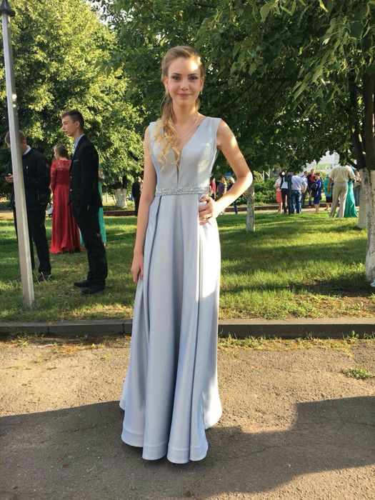Красива святкова сукня