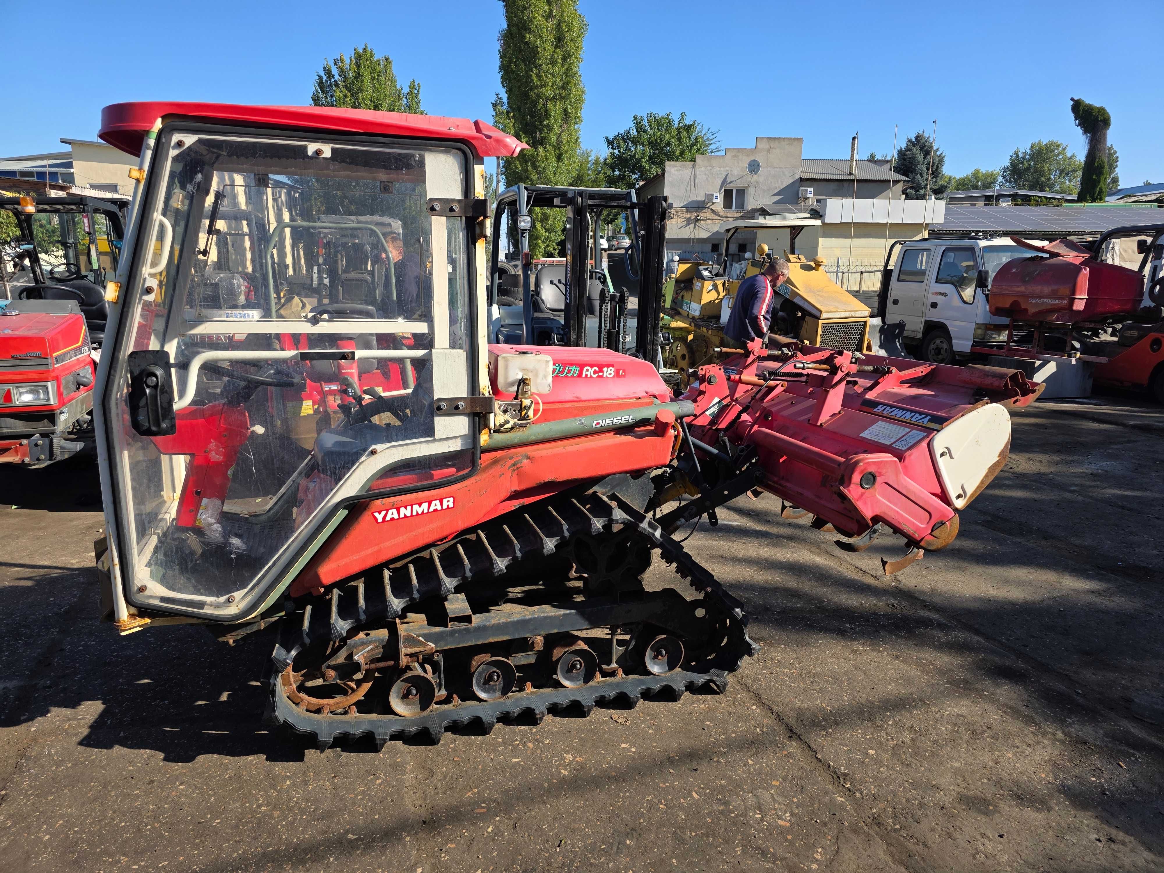 Міні-трактор гусеничний з кабіною YANMAR AC-18