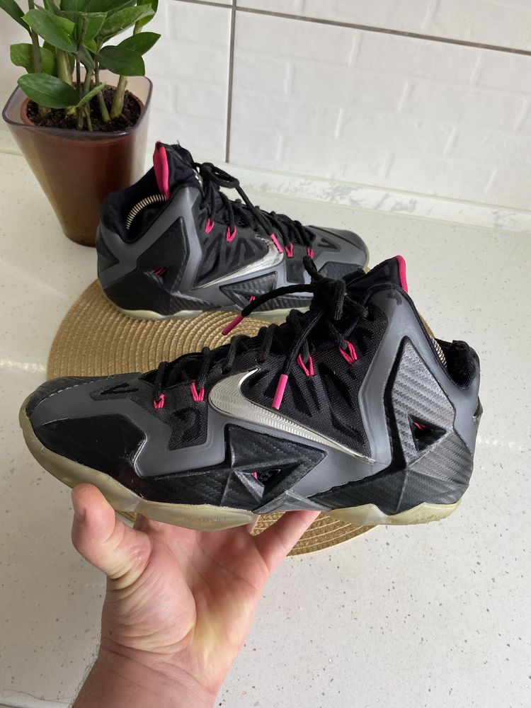 Nike Lebron 11 Miami Nights розмір 42/26,5 см,