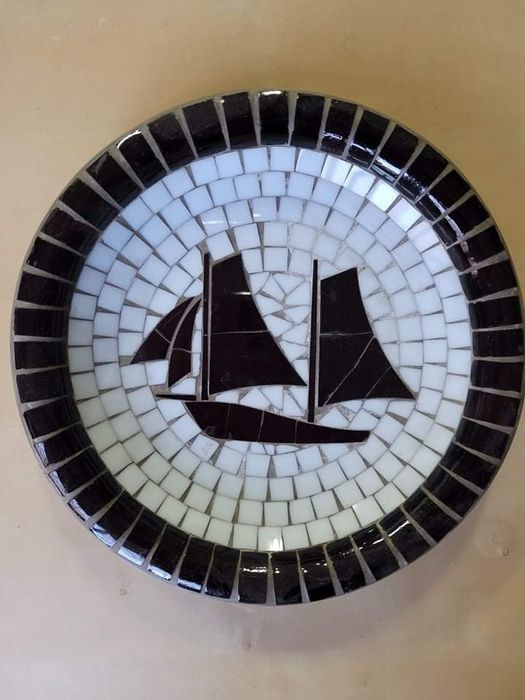 Talerz gliniany. Mozaika.