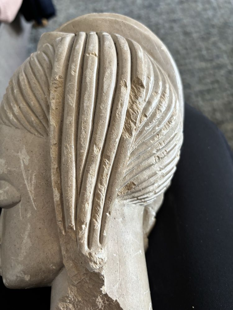 Bonita escultura africana em pedra. Original, com algumas imperfeições