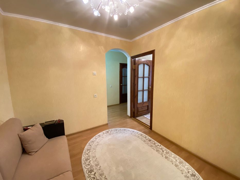 Продаж гарної трикімнатної квартири на Намиві (л1)