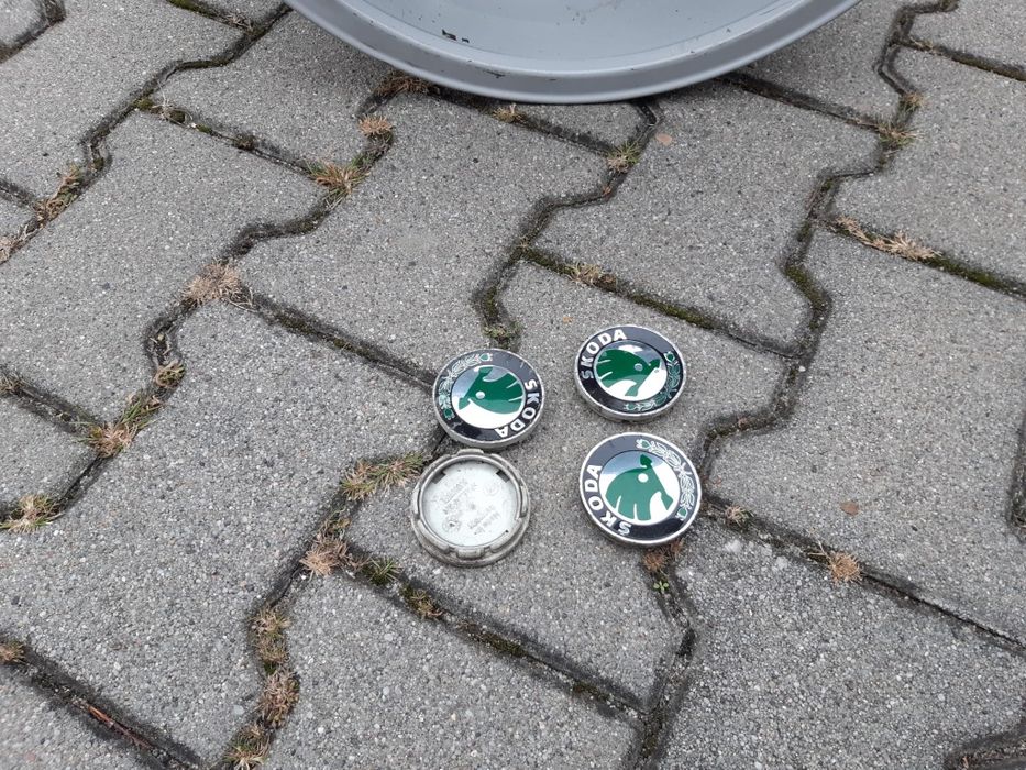 Oryginalne alufelgi 17 cali 5x112 skoda vw felgi aluminiowe ET54