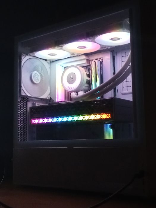 pc gaming de topo - ryzen 7 9800X3D - RTX 5080 - 32GB - 2TB