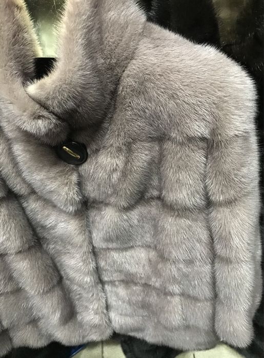 Шуба норкова сірого кольору