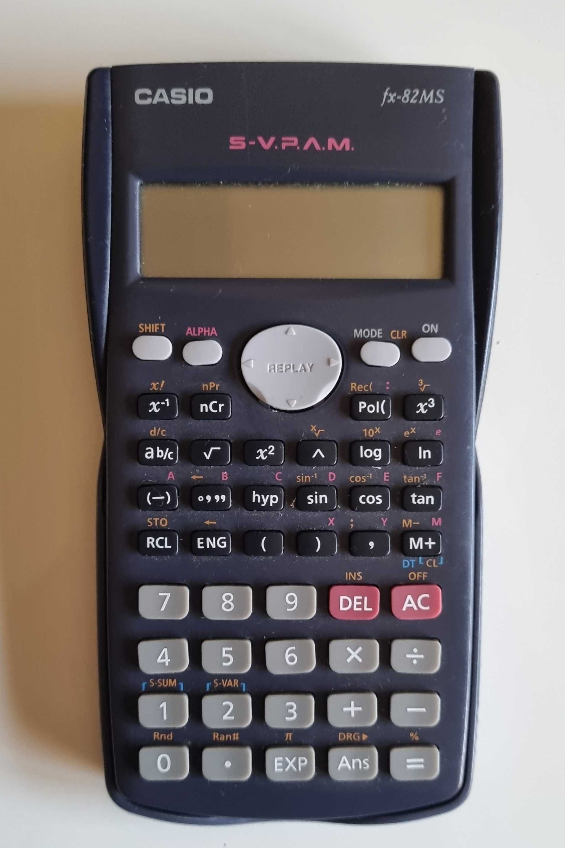 Calculadora Casio fx-82MS