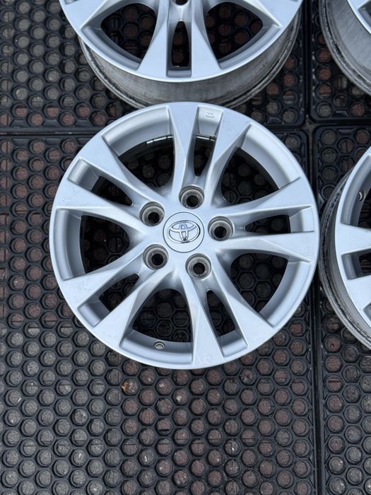 Диски оригінал Toyota Camry Corolla avensis auris  5 114,3 r15