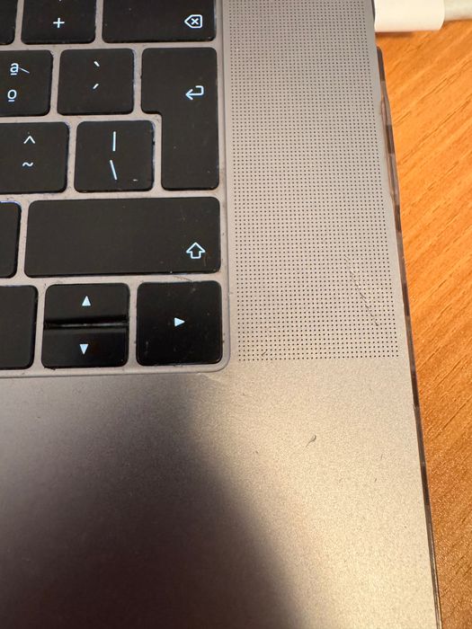 MacBook Pro Intel i7 15’ (2018) - 16GB / 256GB
