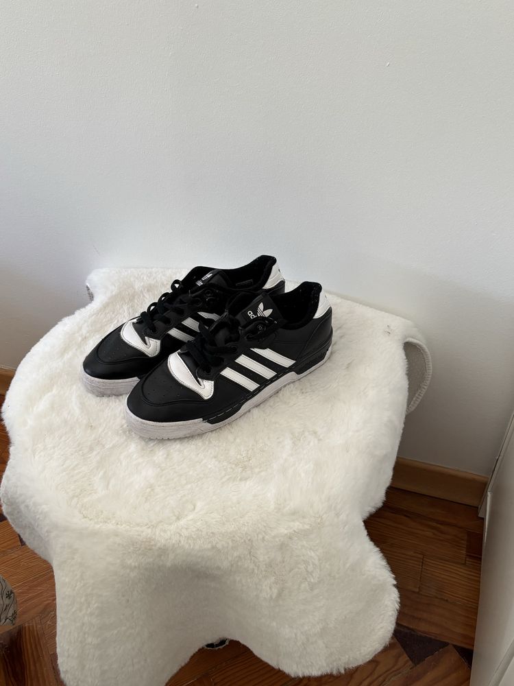 Sapatilhas Rivalry Low Adidas