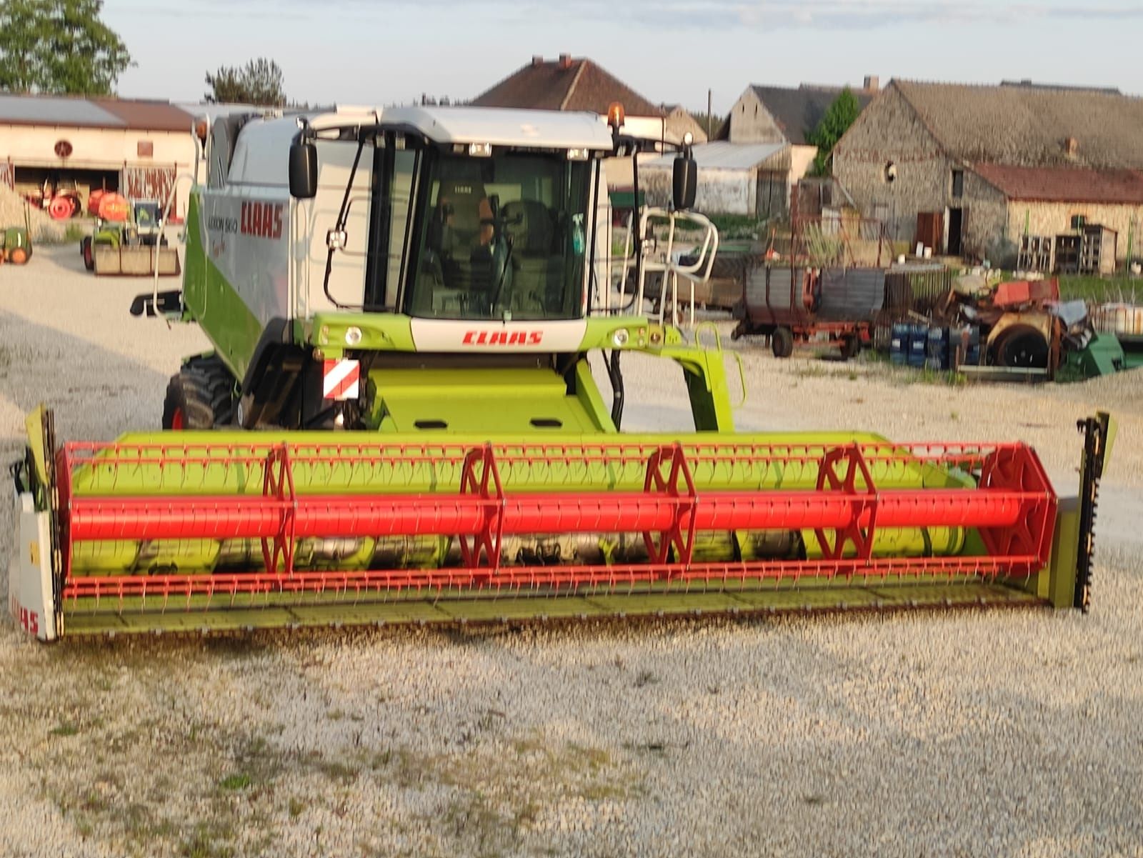 Kombajn Claas Lexion 560 Terra-Trac heder 7.5m