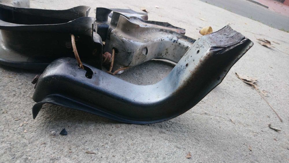 Кронштейн крепления порога-ступеньки на  Mitsubishi