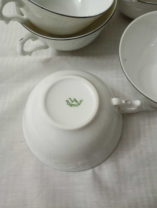 Várias peças antigas lindíssimas