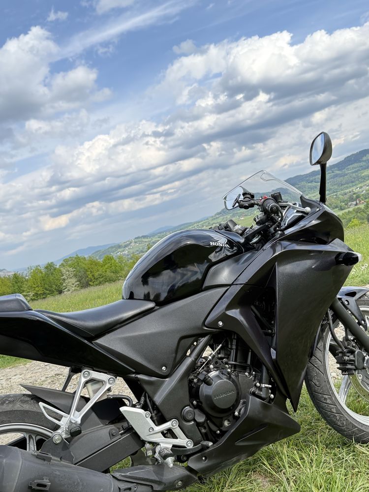 Honda CBR 250R.
