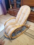 Fotel bujany z rattanu