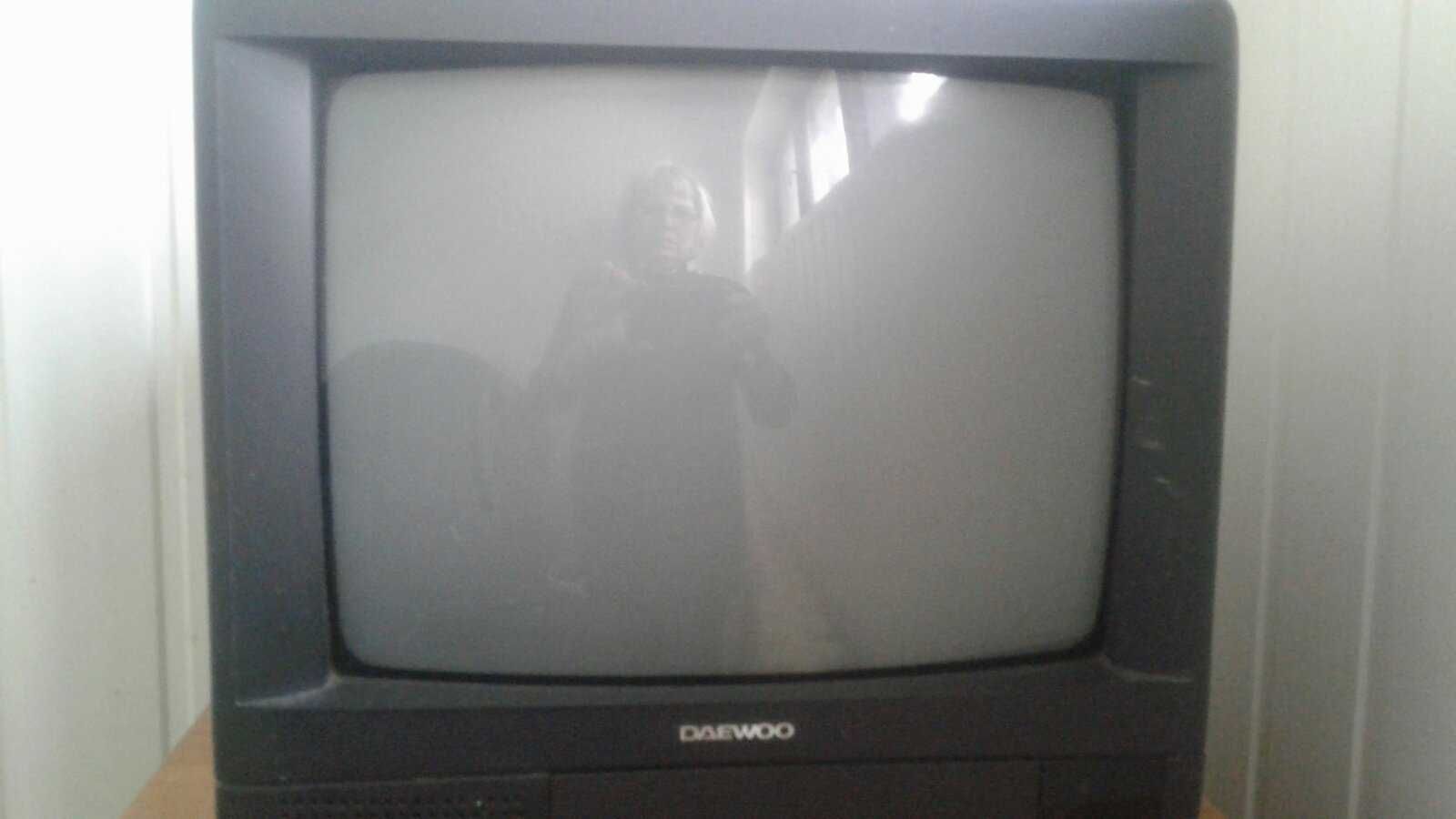 Телевизор DAEWOO.