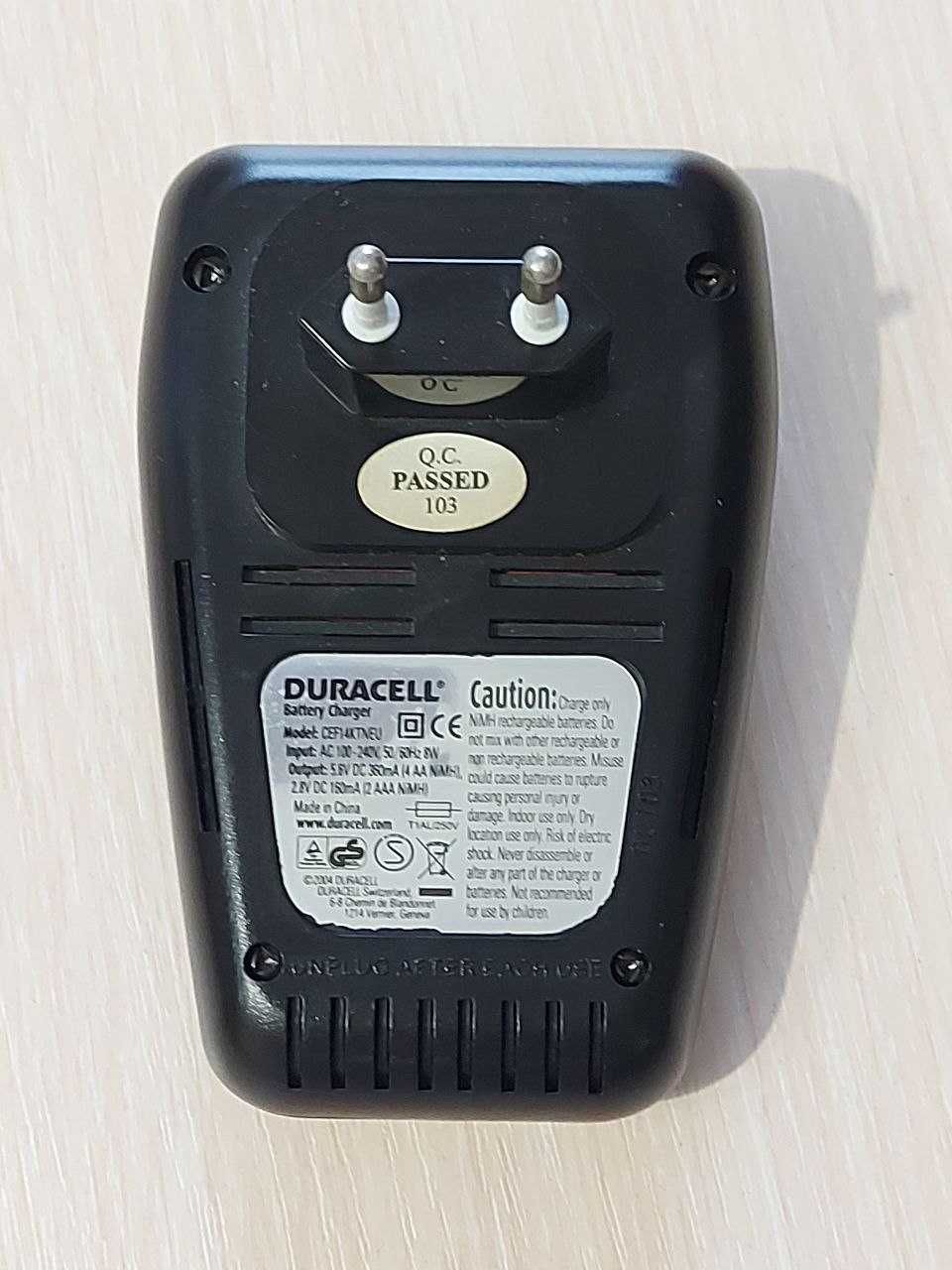 Зарядное устройство для аккумуляторов AA, AAA Duracell CEF14KTNEU