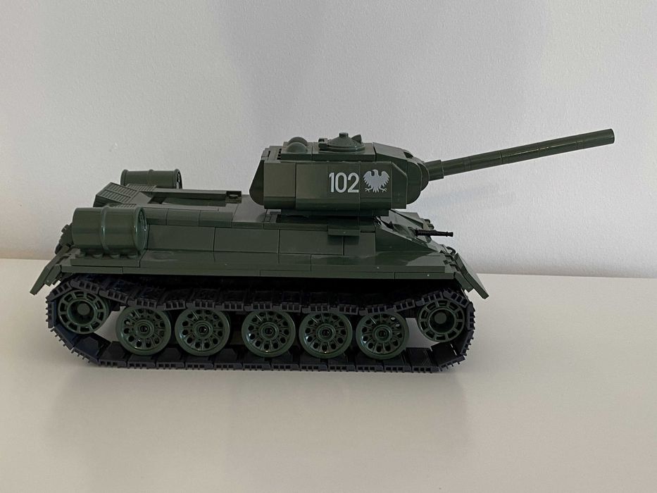 COBIT, Bitwa o Berlin, Czołg Rudy 102, T-34/85