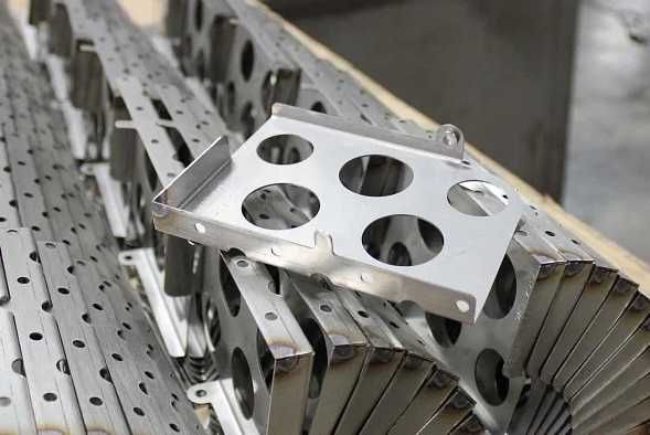 Металлообработка: лазерная резка, гибка сварка на швейцарских станках.