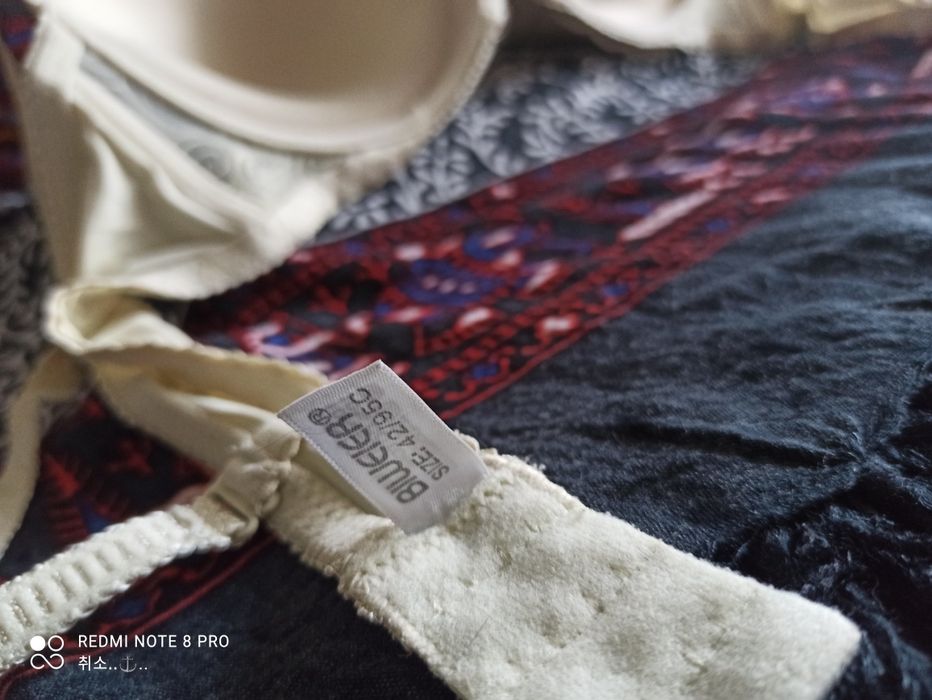 Бюстгальтер на выбор.