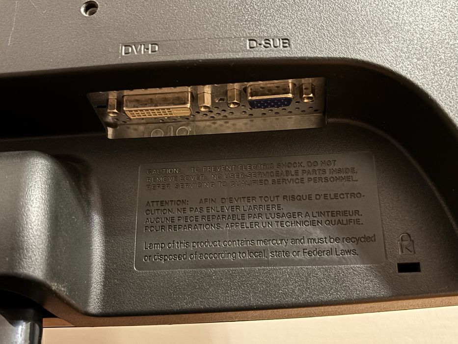 Монітор LG Flatron W2243T-PF