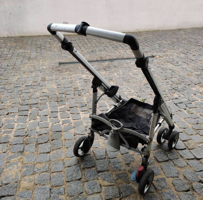 Carrinho de bébé da marca Bebeconfort