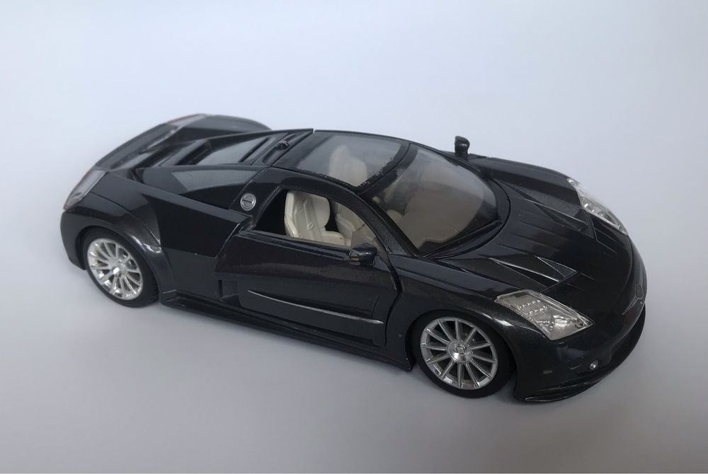 Машинка Chrysler ME Four Twelve Maisto 1/24 в гарному стані