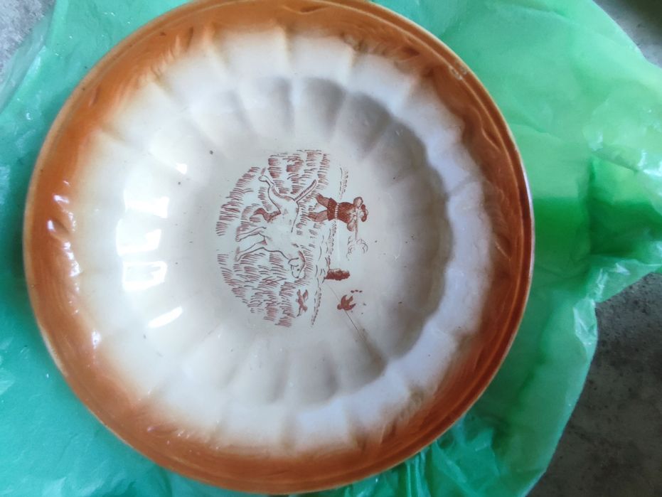 2 Pratos de porcelana Portugal