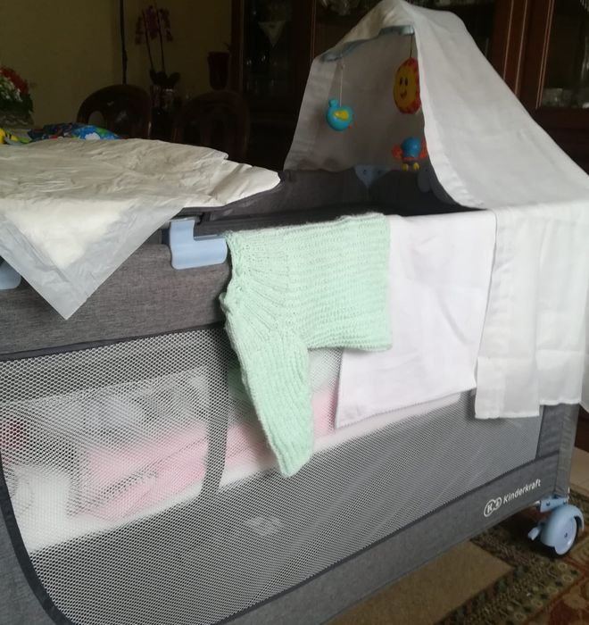 Caminha de viagem de criança da marca kindercraft