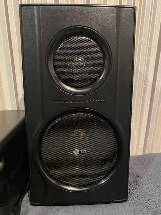 Домашній кінотеатр караоке LG MBD-K62Q