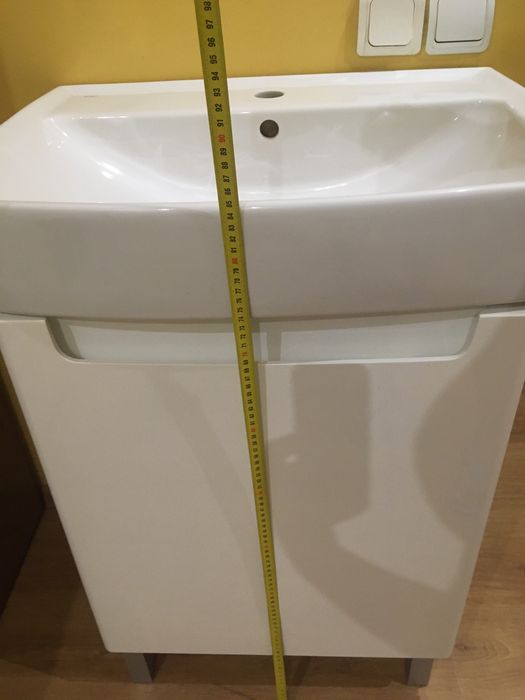 Раковина з тумбочкою KOLO