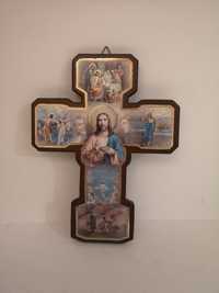 Zdobiony drewniany krzyż
