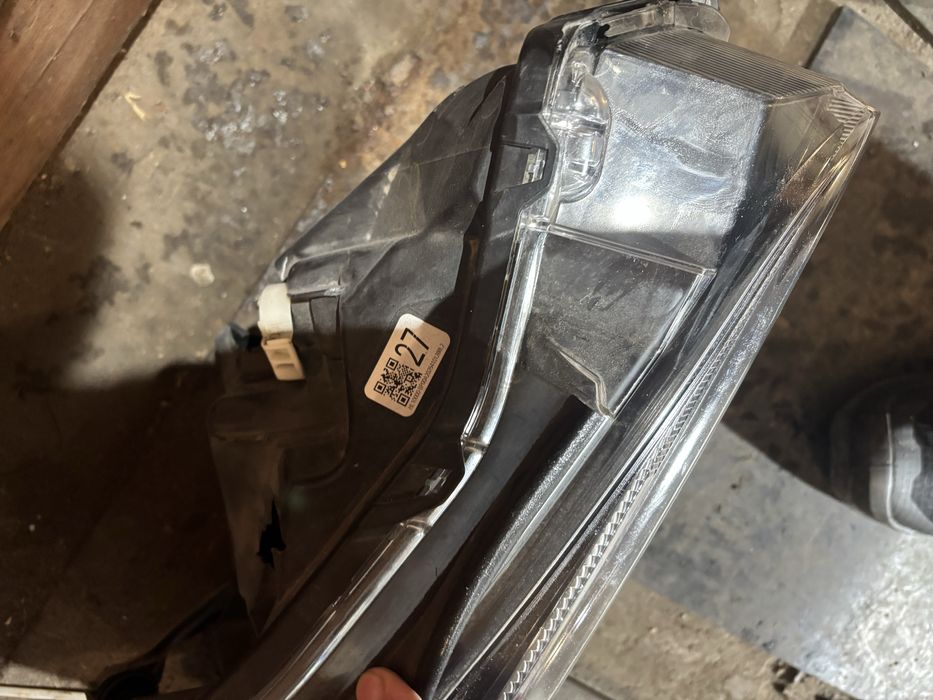 Фара subaru outback 27