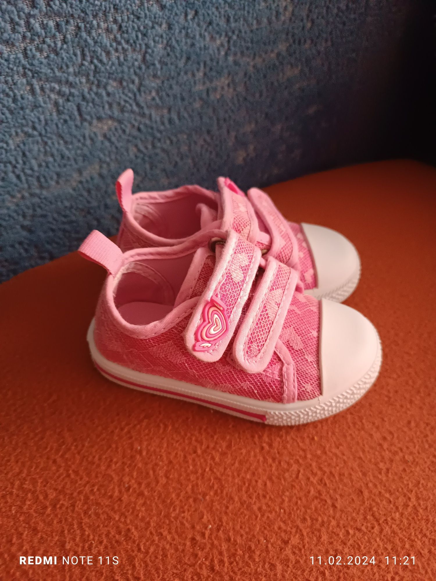 Trampki niemowlęce buty tenisówki sneakersy rozmiar 20