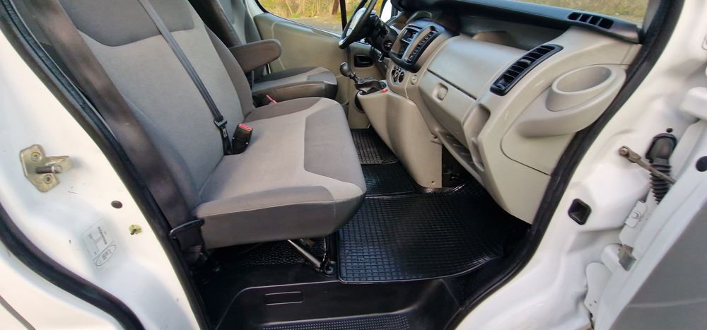 Reault Trafic 2.0 DCI 115 koni 2009r 262 tys przebiegu !!!