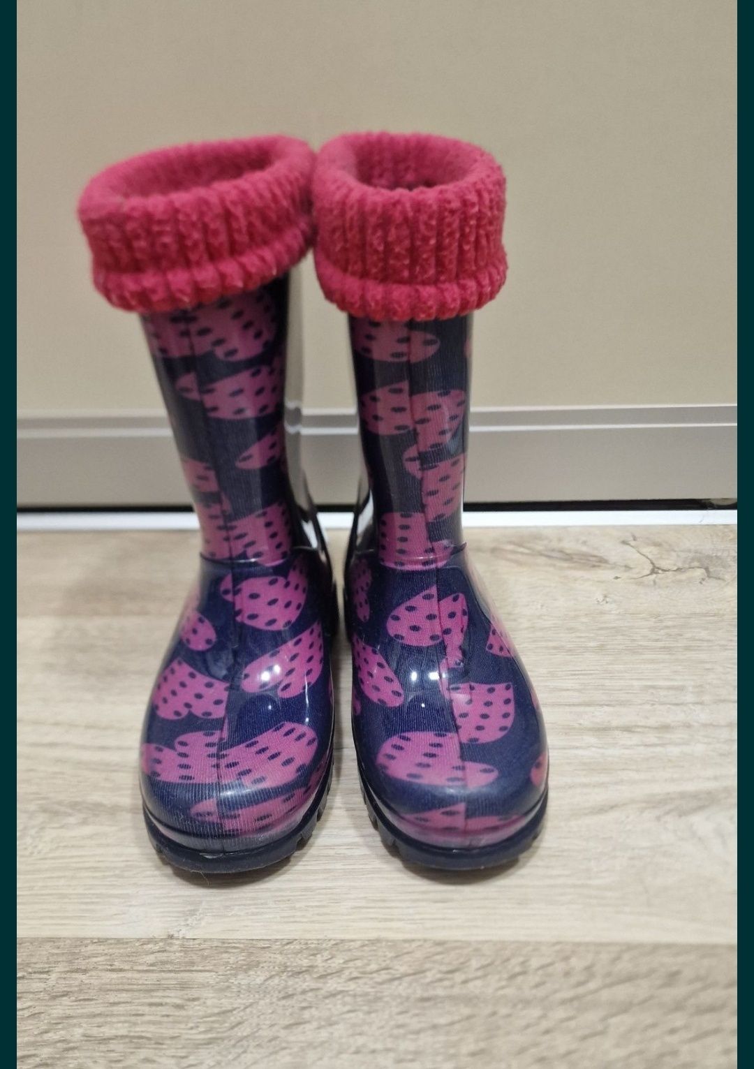 Теплые зимние ботинки и утепленные резиновые сапоги
