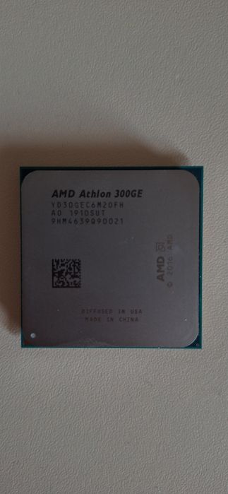 Процессор AMD Athlon 300GE