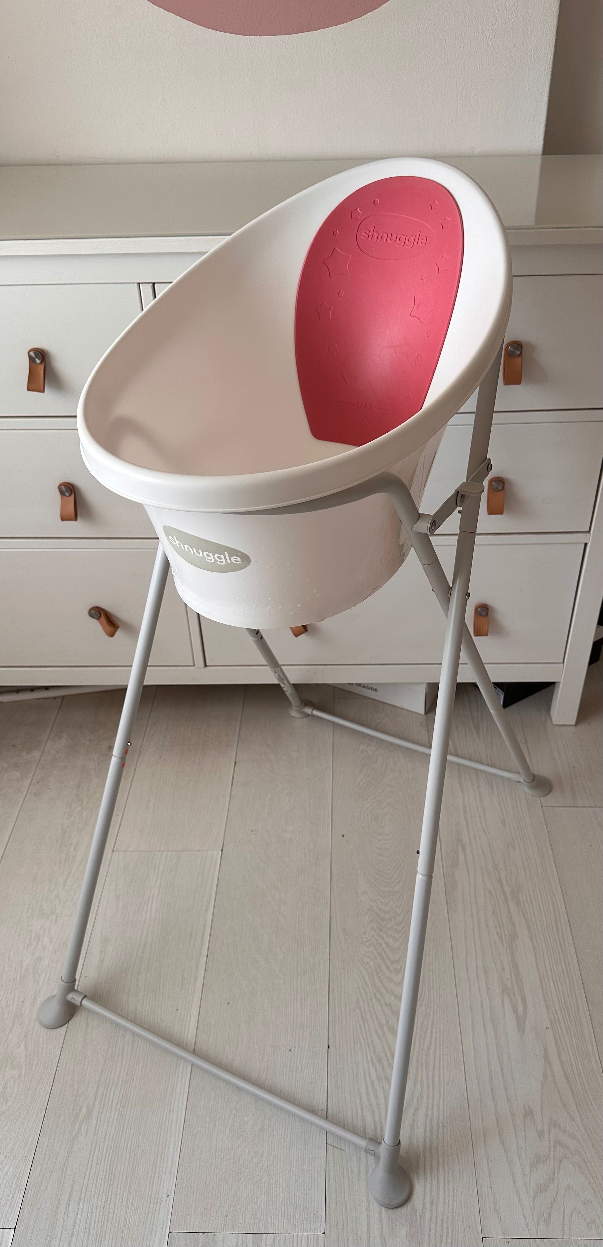 Shnuggle – Conjunto Banheira Ergonómica – Rosa Estrelas+Suporte
