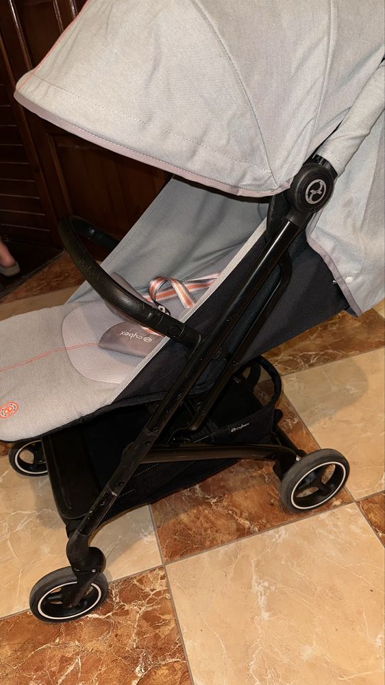 Прогулянковий візок Cybex Beezy