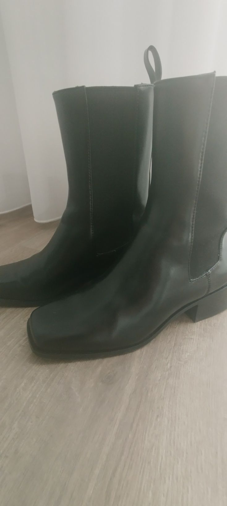 Botins pretos quase novos